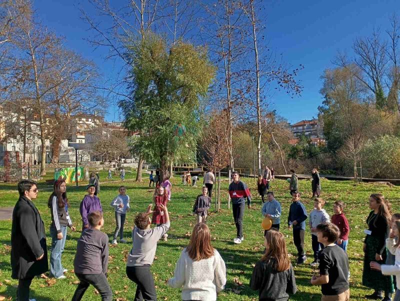 Χριστουγεννιάτικη Κατασκήνωση στην πόλη 2025